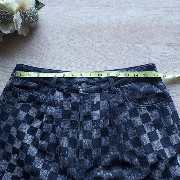 Marc Jacobs Checkboard High Rise Mom Jeans Front-Pleat Black Gray Women Sz.27 - Picture 9 of 11